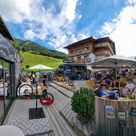 Skill Mountain Lodge - Ski Und Bike Hostel Im Sommer Mit Joker Card Saalbach-Hinterglemm Ngoại thất bức ảnh