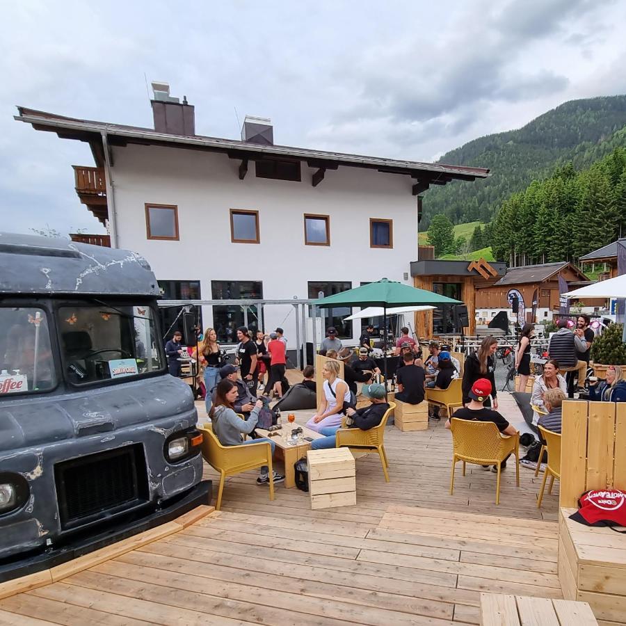 Skill Mountain Lodge - Ski Und Bike Hostel Im Sommer Mit Joker Card Saalbach-Hinterglemm Ngoại thất bức ảnh