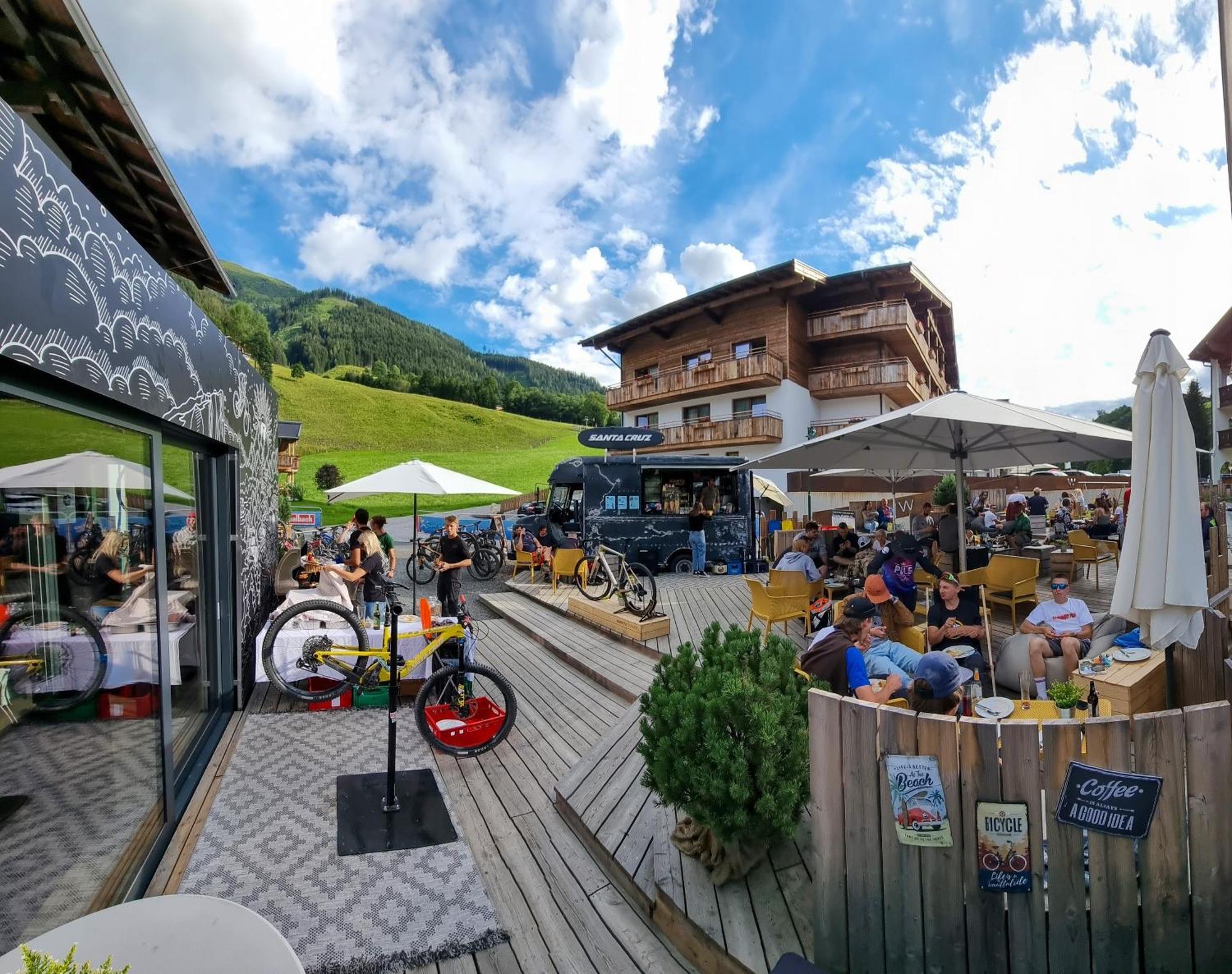 Skill Mountain Lodge - Ski Und Bike Hostel Im Sommer Mit Joker Card Saalbach-Hinterglemm Ngoại thất bức ảnh